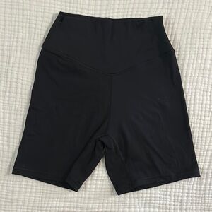 Colorfulkoala V- Back Black Stretchy Bike Shorts